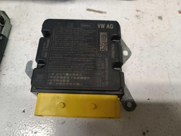 AIRBAG VW GOLF 7 2012-2017 ( TABLEAU DE BORD + VOLANT + BOITIER + AIRBAG + GENOU ) - Vue 2